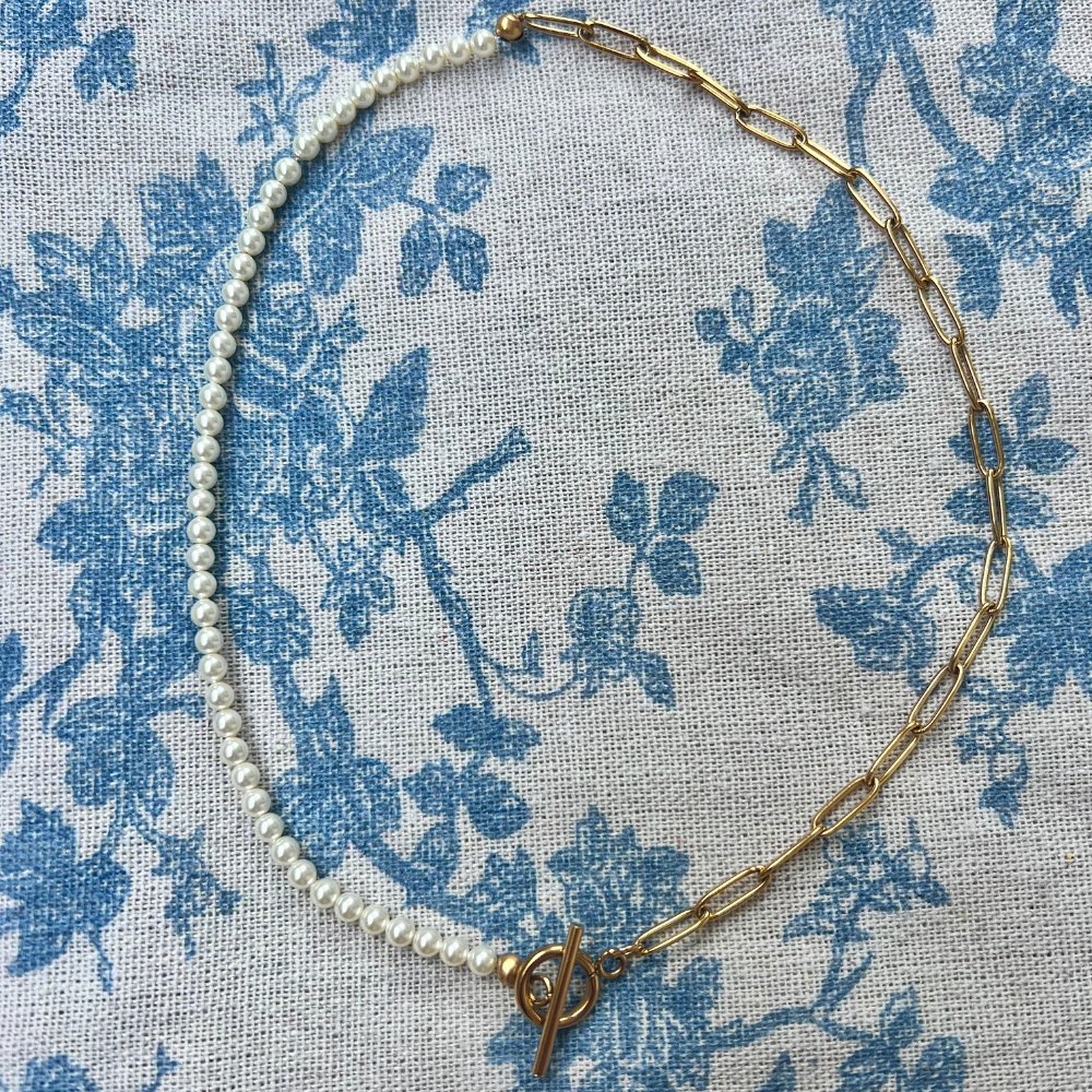 Collier_shanghai_posé