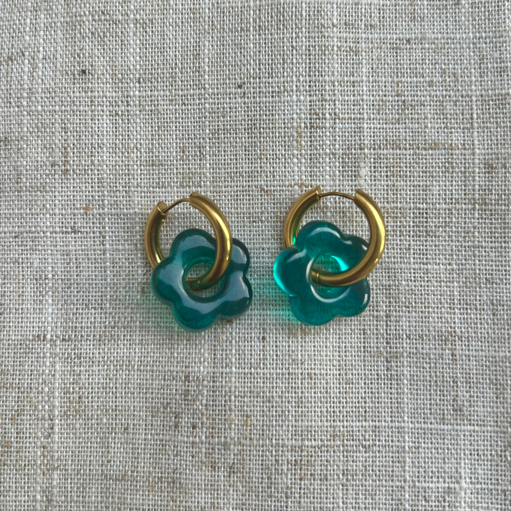 boucles d'oreilles créoles turquoise palawan posé