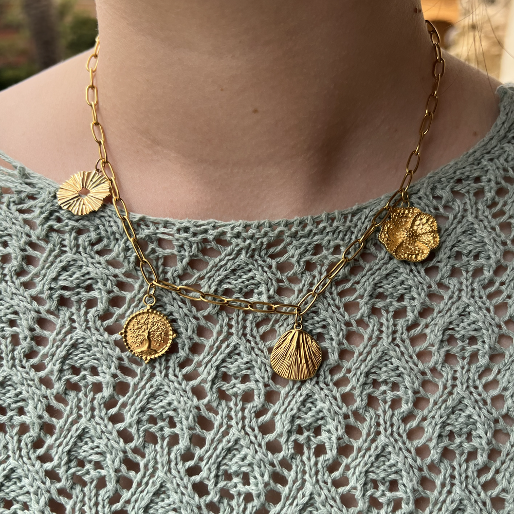 collier athenes porté