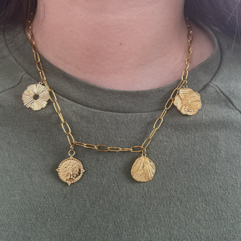 collier charms athènes acier inoxydable porté